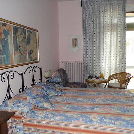Residenza Giulia Hotel ฟลอเรนซ์ ภายนอก รูปภาพ